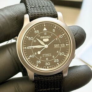 ((SOLD)) Seiko 5 Automatic SNK809 Day-Date Black Dial Silver SS 37mm Watch